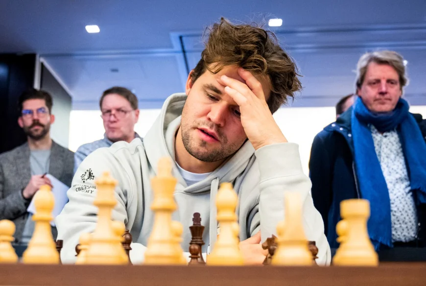 Record de participanți la partida de șah „Magnus Carlsen - Restul Lumii”. Câți șahiști s-au unit să-l învingă pe fostul campion mondial