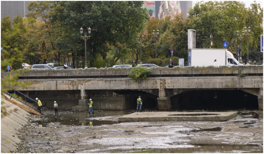 Planşeul Unirii va fi refăcut din temelii. Autorizaţia de construire, semnată în ultima zi de mandat a lui Nicuşor Dan