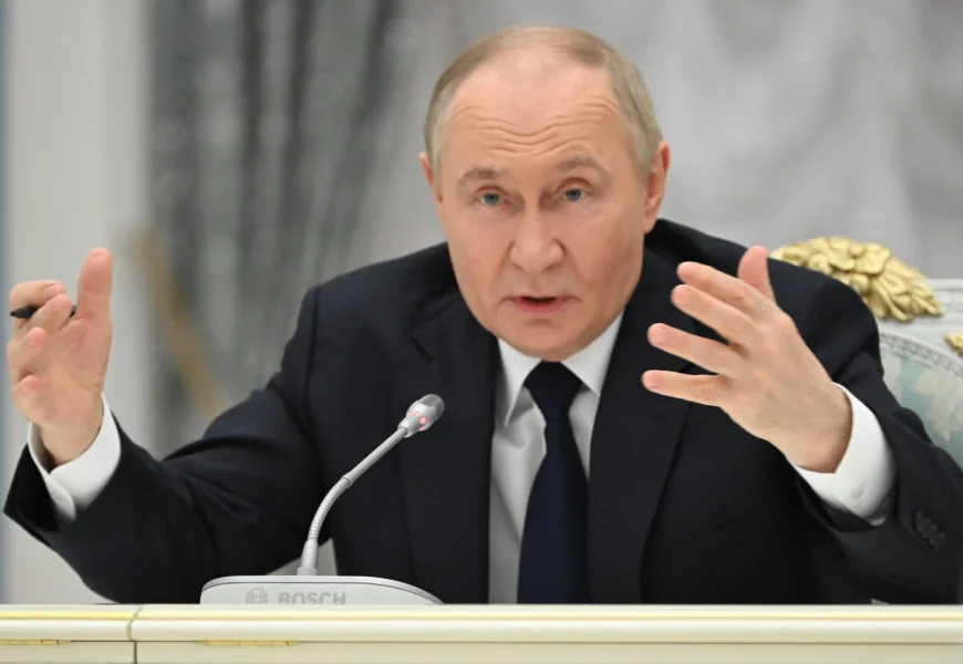 Vladimir Putin: Serviciile străine precum Microsoft şi Zoom ar trebui restricţionate în Rusia