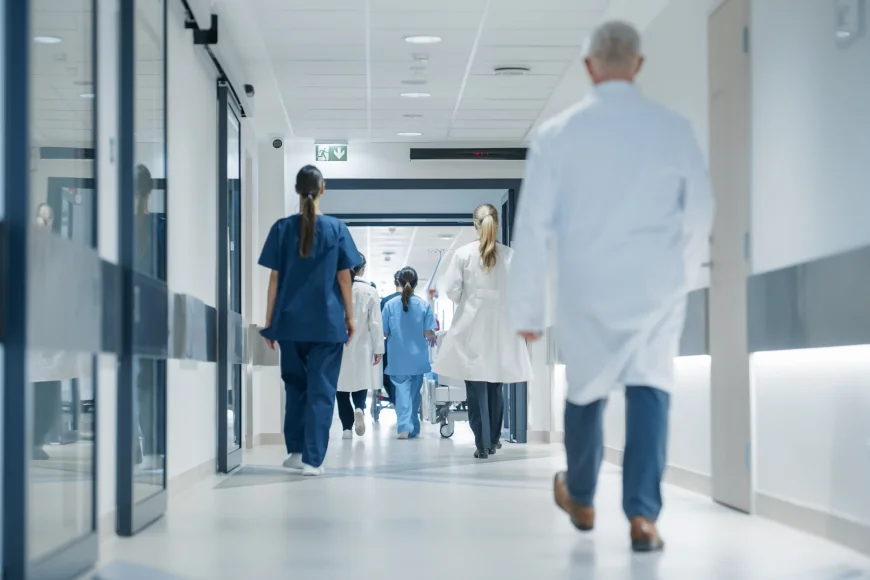 Doar 1 român din 3 plătește asigurare de sănătate și asta ne indignează. Când îi luăm categorie cu categorie, s-ar putea să ne schimbăm părerea