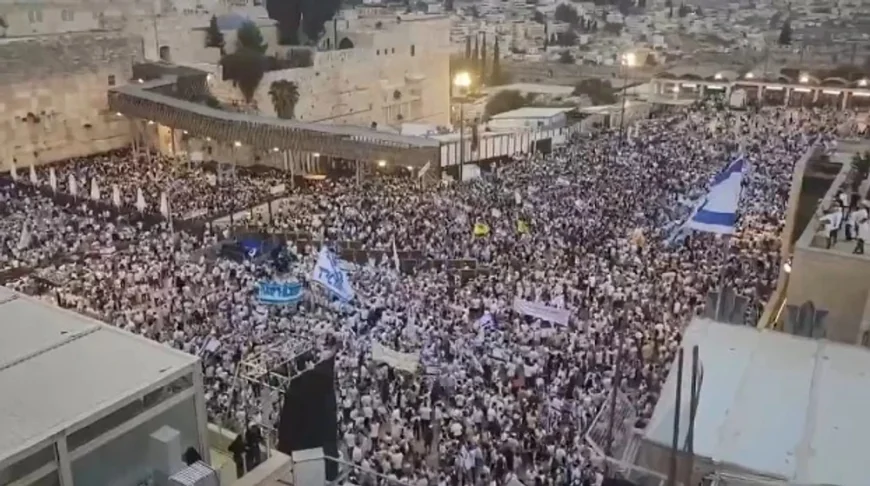 „Moarte arabilor”, scandat la Ierusalim. Violențe și haos la Marșul Drapelului, între extremiști evrei, palestinieni și activiști israelieni
