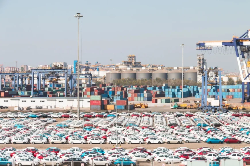 China convoacă producătorii auto din cauza unui fenomen bizar apărut în piață: „Mașini second hand cu kilometraj zero”