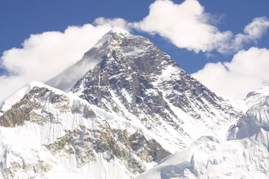 Ucraineanul care a urcat pe Everest în timp record a fost eliberat din arest