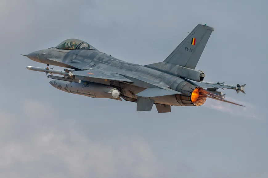 Forţele Aeriene Române anunță zboruri de antrenament la înălţimi mici, pe întreg teritoriul ţării. Se folosesc inclusiv avioane F-16