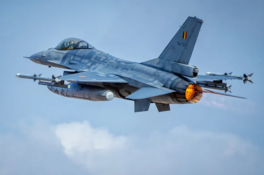 Zboruri în regim supersonic cu avioane de luptă F-16 Fighting Falcon: MApN anunță antrenamente pe întregul teritoriu al României