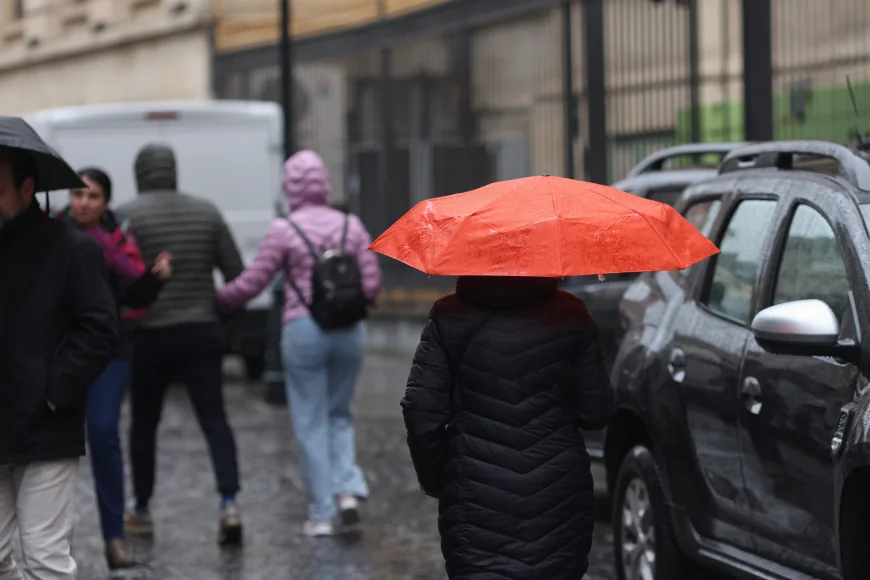 Cod portocaliu de ploi însemnate cantitativ în 12 județe. Coduri galbene de vânt și averse în mare parte din țară