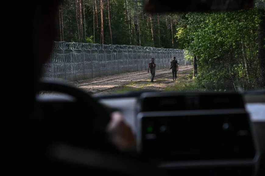 Lituania acuză Belarus de „atac hibrid” cu migranți și cere despăgubiri uriașe la Haga. Polonia ia în calcul un proces similar