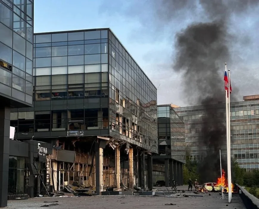 Atac masiv cu drone ucrainene în Rusia. Explozii în regiunea Moscovei, incendiu la o fabrică strategică din Sankt Petersburg