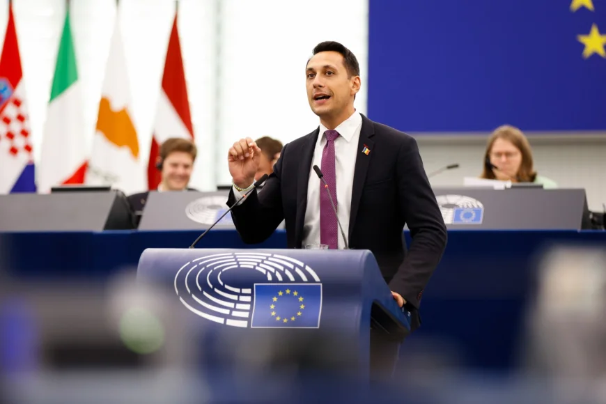 Vlad Gheorghe, aliatul lui Nicușor Dan, anunță că este momentul înființării unei noi „mișcări civice” în România. „Societatea o cere”