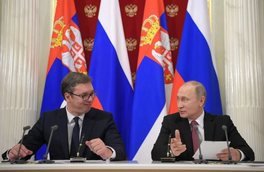 Rusia acuză Serbia că alimentează Ucraina cu armament. „Am prieteni și la Kiev, și la Moscova”