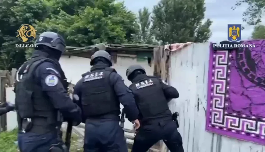 O grupare care contracta credite cu acte false pe numele unor persoane sărace, destructurată de DIICOT