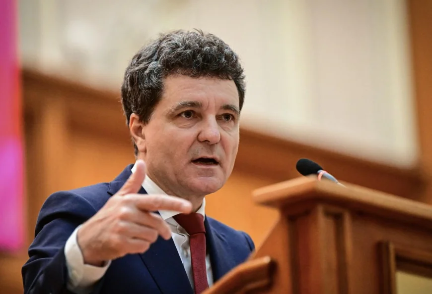 Nicușor Dan: Am început discuțiile pentru formarea noului Guvern. Acordul va fi cât mai complex