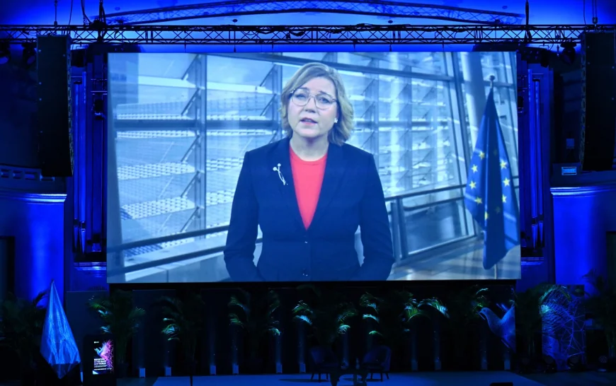 Gigantii digitali americani elimină mai mult conținut de pe platformele lor decât o face UE, spune comisarul european pentru Tehnologie