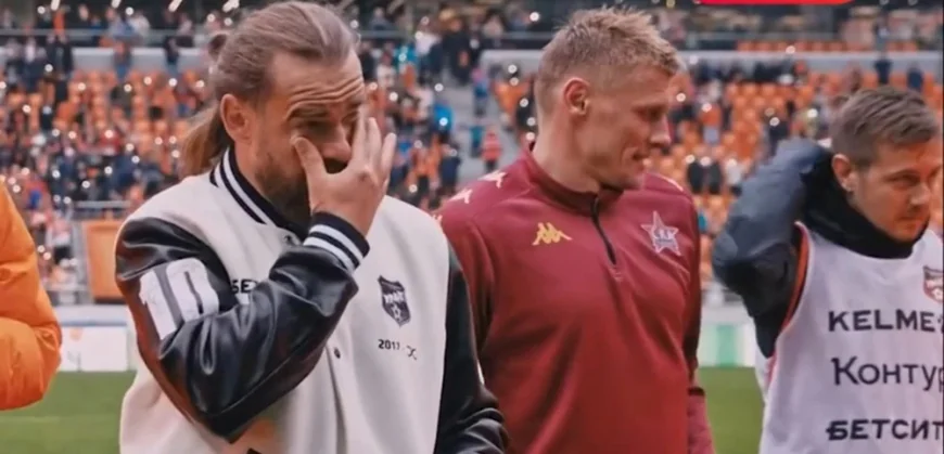 Rușii l-au făcut să plângă. Primire emoționantă pentru fotbalistul român, la Ekaterinburg
