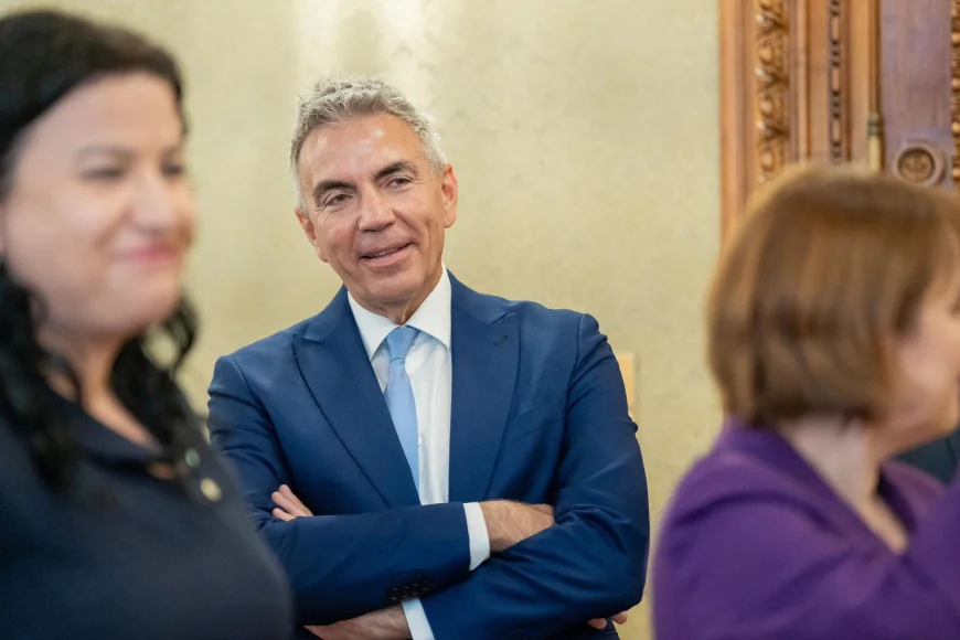 Dragoș Anastasiu: Dacă vrem oameni competenți în administrație, nu le putem pune viața în vitrină. Ce spune despre decizia CCR