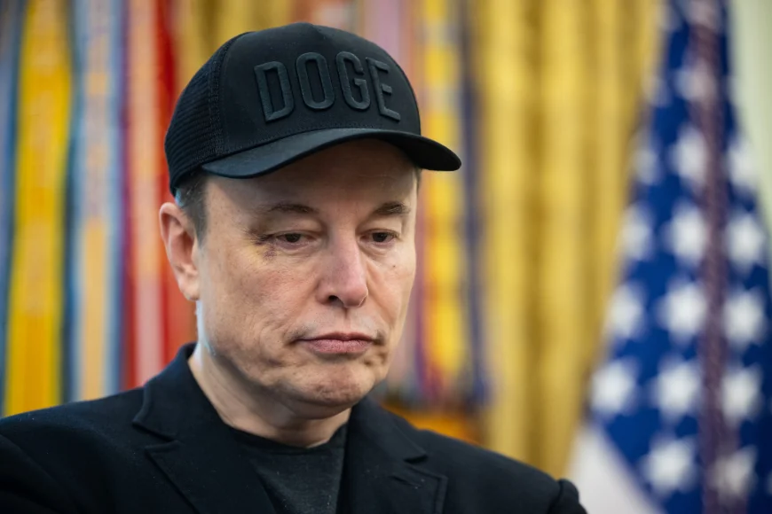 Explicația lui Elon Musk pentru vânătăile de pe fața sa: l-a lovit fiul său, X
