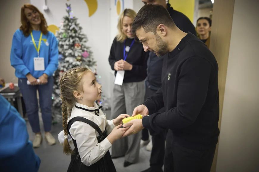 Zelenski a decis ca Ucraina să serbeze Ziua Copilului la 20 noiembrie și a instituit decorația „Viitorul Ucrainei” dedicată copiilor