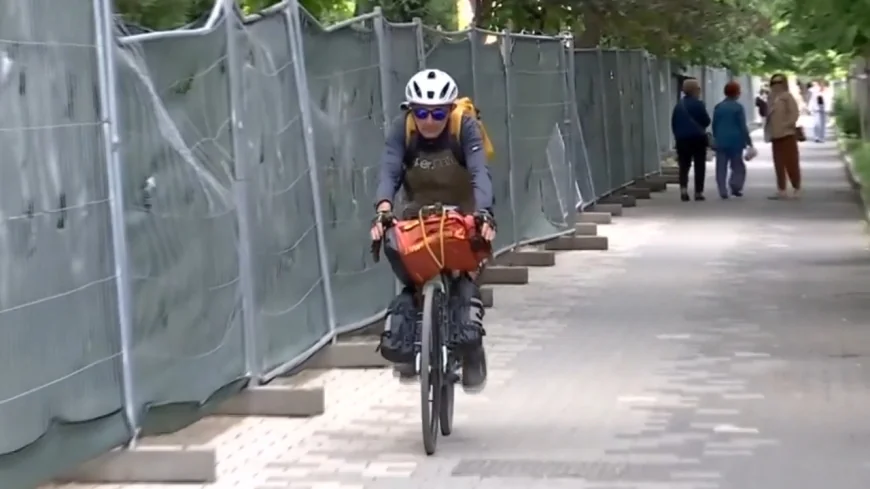 La 35 de ani de la un transplant de cord, un francez a pedalat 4.500 km prin toată Europa, până la Constanţa