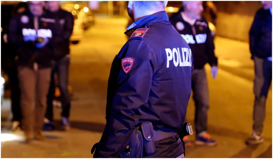 Român reținut în Italia după ce și-a agresat iubita și a atacat un polițist. În maşină avea un cuţit de 15 cm