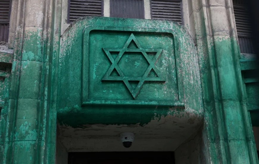 Memorialul Holocaustului și mai multe sinagogi din Paris, vandalizate. „O formă de stigmatizare violentă a evreilor”