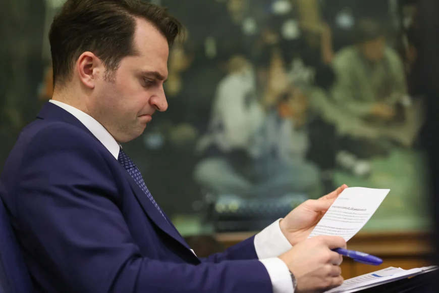 „Băi bulangiule, te-ai apținut de la vot”. Sebastian Burduja face publice mesaje de amenințare la adresa sa