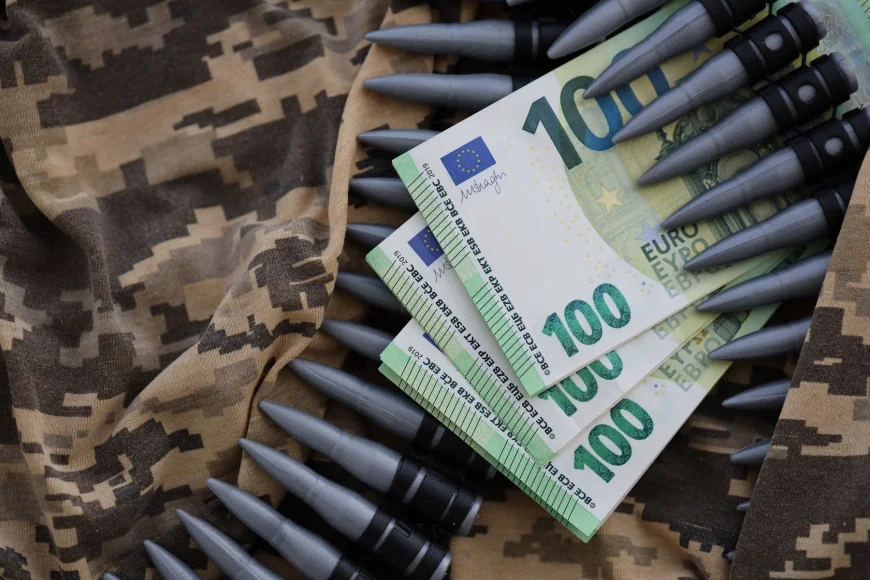Ucraina, aflată în profundă criză economică, anunță că nu va plăti banii datorați deținătorilor de titluri de stat