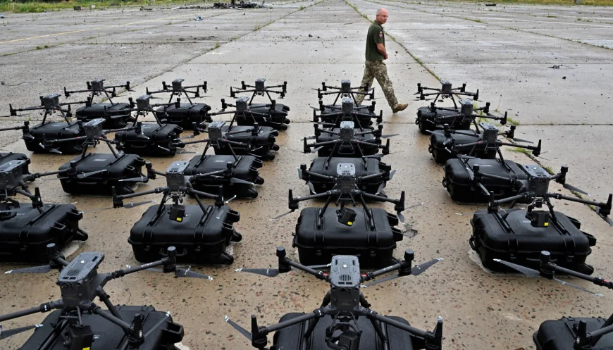 Ucraina a folosit pentru prima oară în luptă o „dronă mamă” cu inteligență artificială. Cum funcționează noua strategie