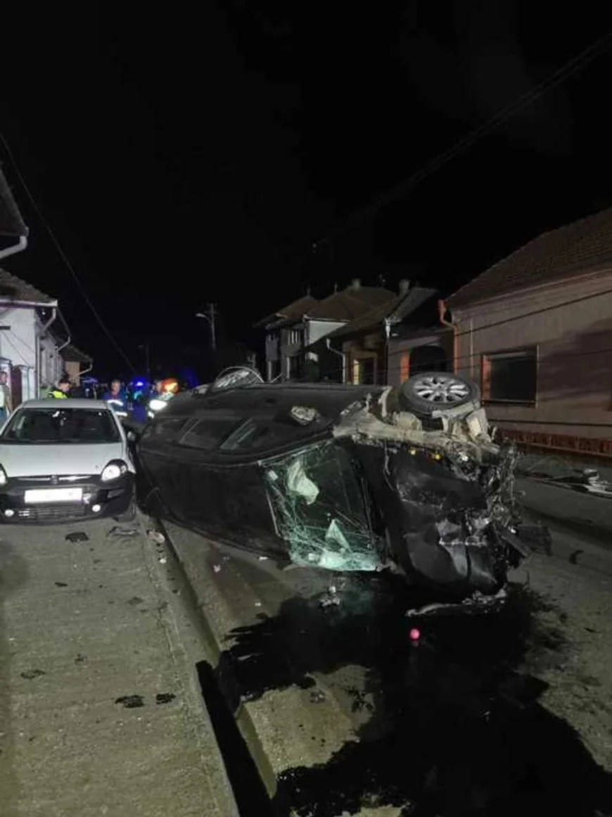 Accident în Orăștie. Patru tineri răniți grav, după ce mașina lor s-a răsturnat