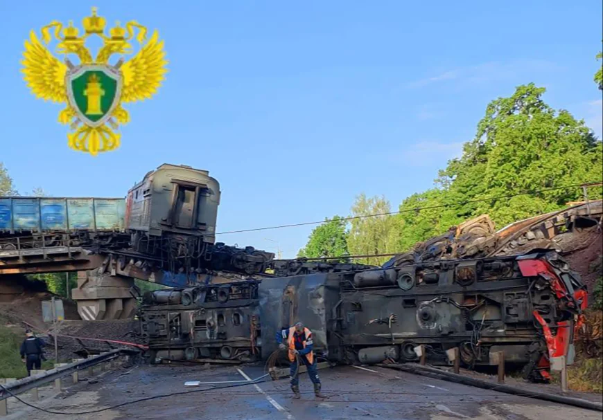 VIDEO Două poduri s-au prăbușit în Rusia, provocând deraierea a două trenuri: 7 persoane au murit și peste 60 au fost rănite / Înalt oficial rus: „Ucraina nu mai e stat, a devenit enclavă teroristă”