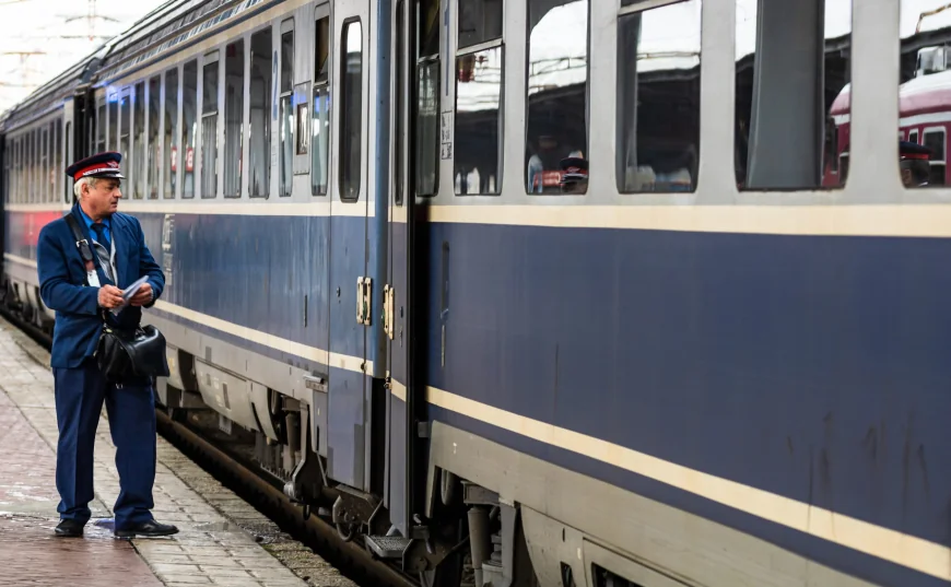 Un tânăr a fost înjunghiat de un altul în tren. Garnitura s-a oprit de urgență iar cel rănit a fost dus la spital