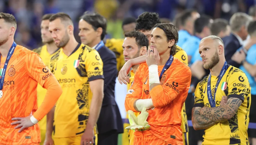 Inter Milano a fost aşteptată la aeroport, la întoarcere, de un singur fan: Sunt singurul idiot, dar tipii ăştia merită totuşi aplauze