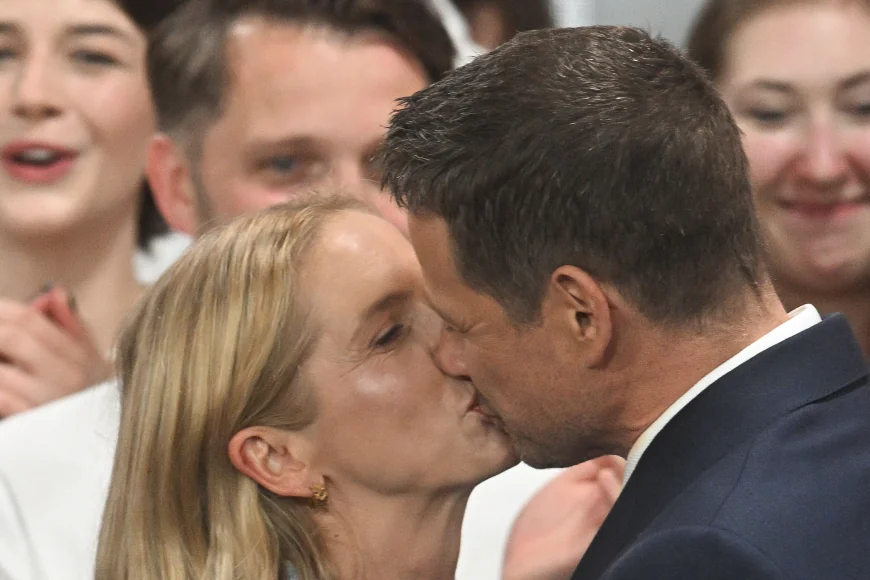Episodul uluitor de la alegerile din Polonia: Declarându-se victorios, Trzaskowski a pățit ca Geoană în România, polonezul îndemnându-și admiratorii: „O rundă de aplauze pentru prima doamnă!” / Ce s-a întâmplat