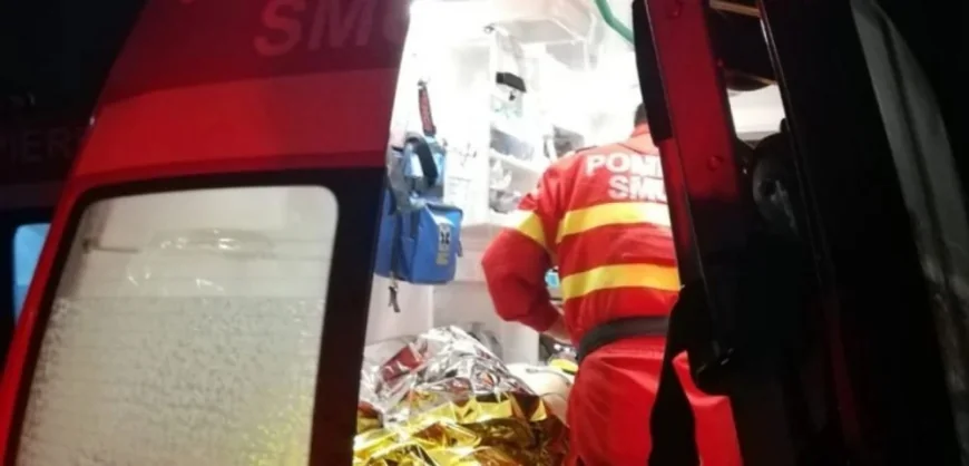 O autospecială ISU care a ajutat la inundaţiile din Covasna, implicată într-un accident rutier cu alte trei autoturisme