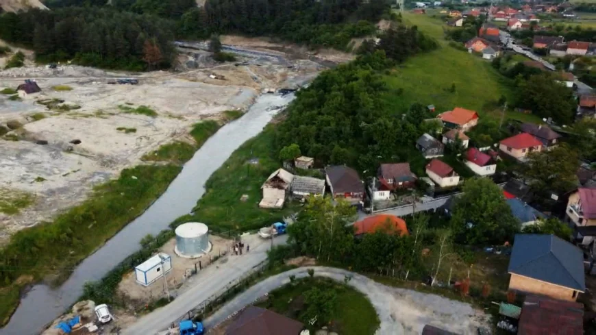 Planul autorităţilor pentru oamenii afectaţi de inundaţii, în Covasna. Şedinţă la Palatul Victoria