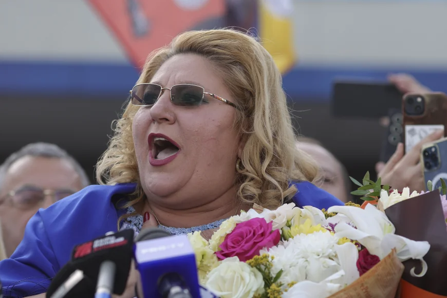 Diana Șoșoacă, după ce patru deputați aleși pe listele partidului ei au trecut la PSD: „Gestul lor nu este o plecare. Este o execuție la comandă”