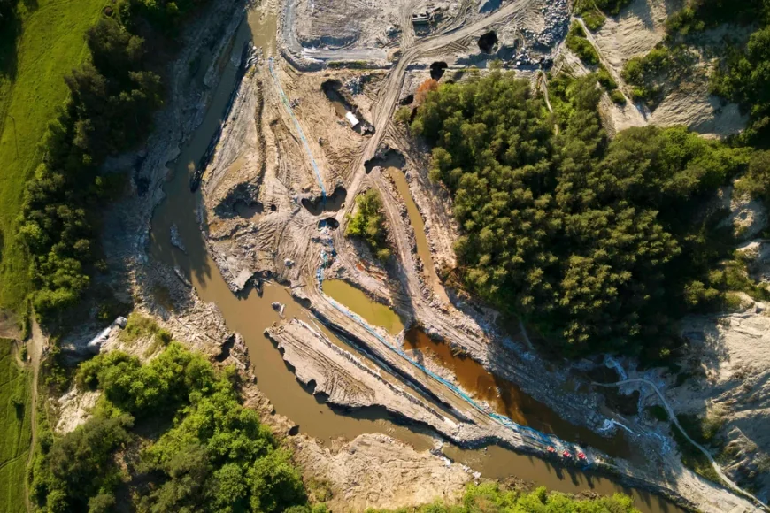 Stare de alertă în Mureș, după ce inundarea Salinei Praid a crescut salinitatea râului Târnava Mică