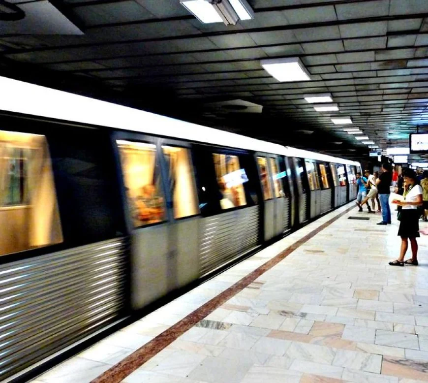 Probleme mari de circulație la metrou, la oră de vârf, după un incident la stația Eroii Revoluției