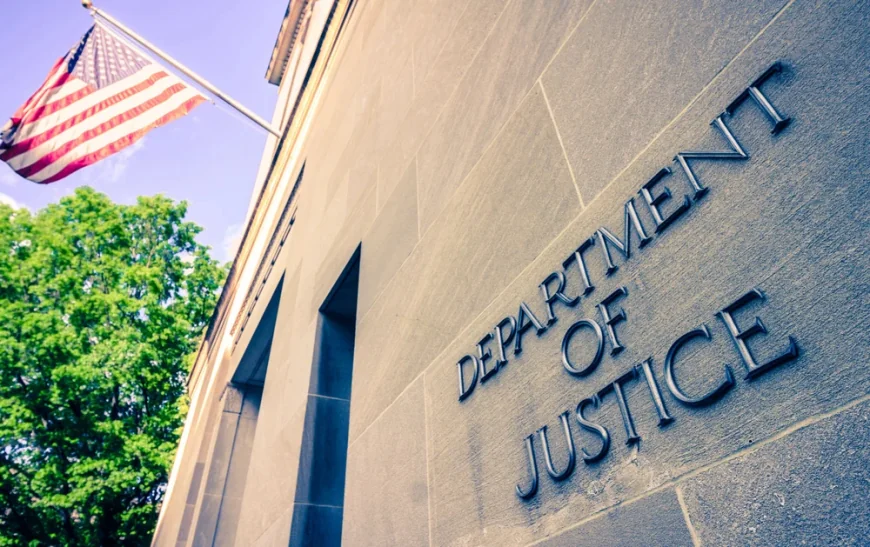 Un român a pledat „vinovat” în fața justiției americane pentru o serie de apeluri false la urgenţe şi ameninţări cu bombă