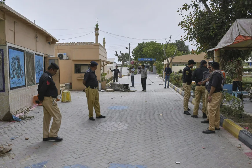 Peste 200 de deținuți au evadat dintr-o închisoare din Pakistan după ce i-au convins pe gardieni să îi scoată din celule în timpul unor replici seismice
