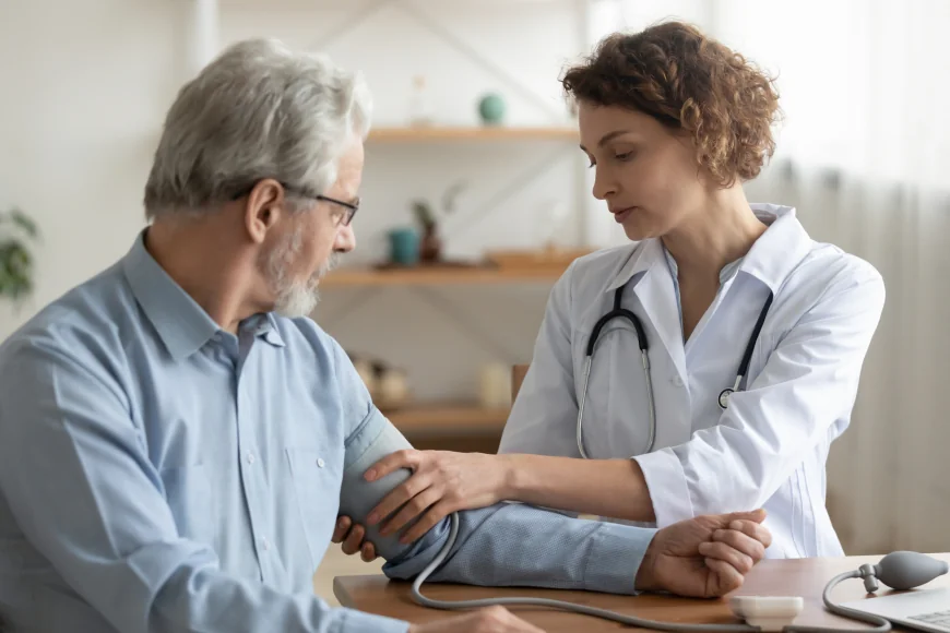 Unul din doi români cu vârsta de peste 50 de ani suferă de hipertensiune arterială. Mai puțin de jumătate se află sub tratament