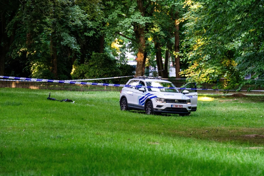 Critici dure în Belgia după ce un băiat de 12 ani pe trotinetă a murit lovit de mașina de poliție care îl urmărea prin Bruxelles: „Un copil nu este un adult”