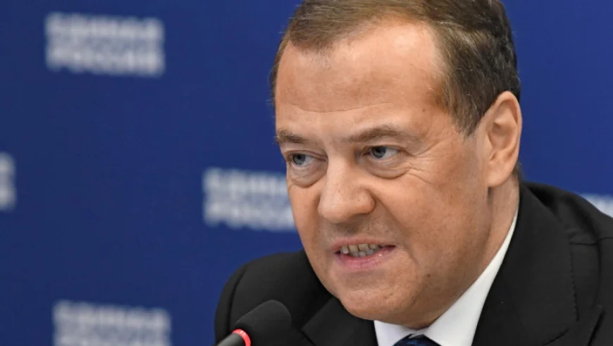 „Tot ce trebuie distrus va fi distrus”. Dmitri Medvedev avertizează că Rusia urmăreşte victoria, nu compromisul în negocieri cu Ucraina