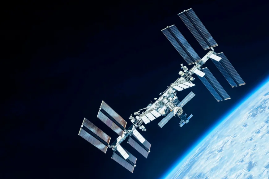 Rusia va integra în sistemele informatice ale Stației Spațiale Internaționale (ISS) un model propriu de inteligență artificială