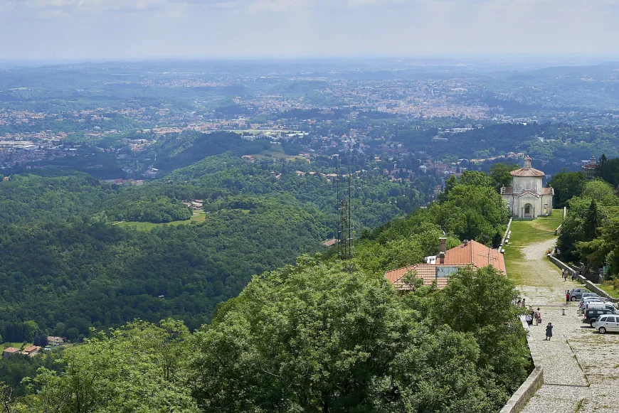„Șase mii de euro dacă vii să locuiești la Varese”: de ce până și un oraș din zona bogată a Italiei caută locuitori