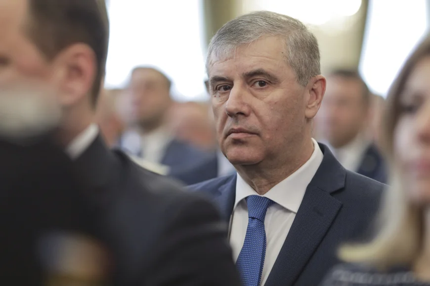 Nicușor Dan a spus că „evaluează” când a fost întrebat dacă e eficient pentru democrație ca șefii de servicii secrete să stea în funcție 20 de ani
