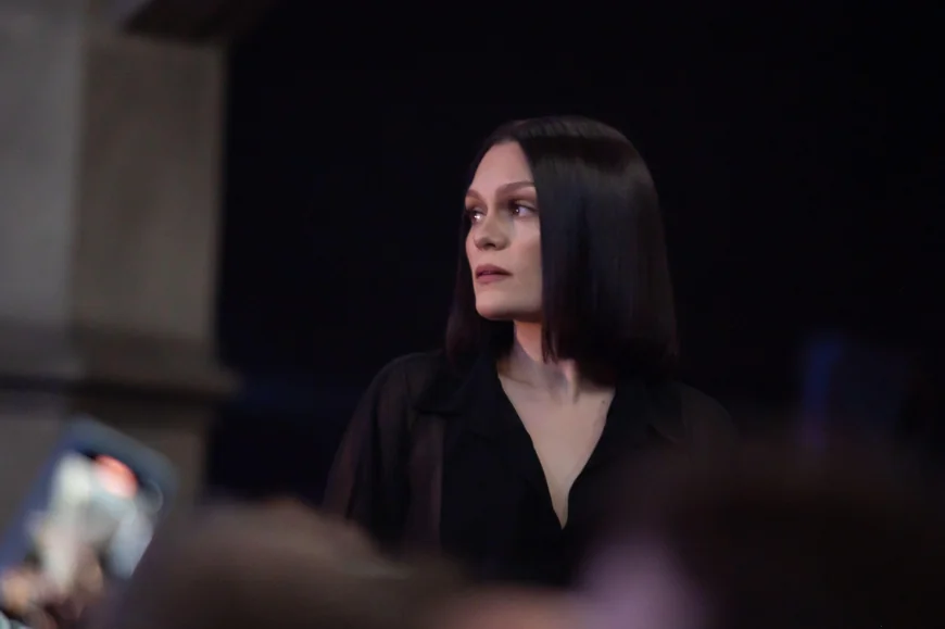 Jessie J a fost diagnosticată cu cancer mamar în stadiu incipient. Ce mesaj le-a transmis fanilor