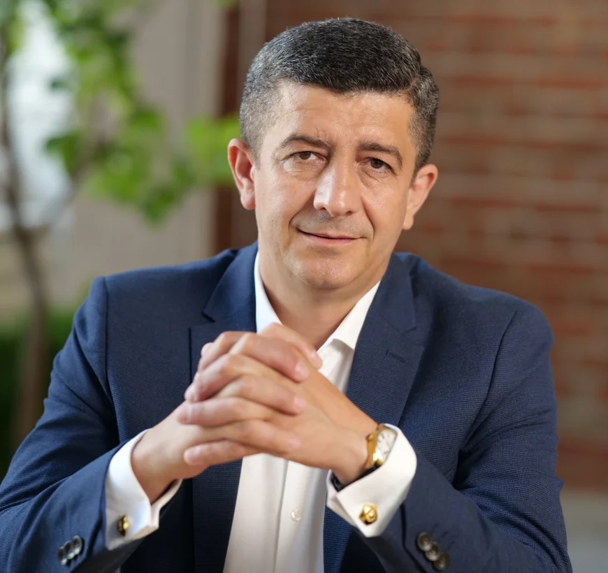 Un bancher de top a analizat nuanțele politice ale deficitului bugetar. „Ruptura dintre clasa politică și societate este relevantă, vizibilă și chiar ușor dureroasă”, spune el