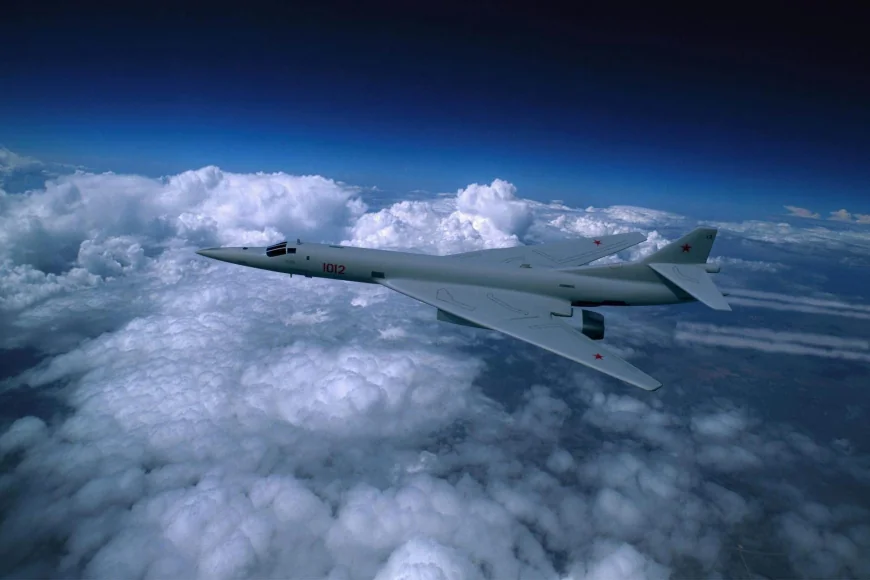 VIDEO Printre aeronavele strategice lovite de Ucraina se numără și „Lebăda Albă”, cel mai avansat bombardier al Rusiei. Noi imagini cu operațiunea „Pânza de păianjen”