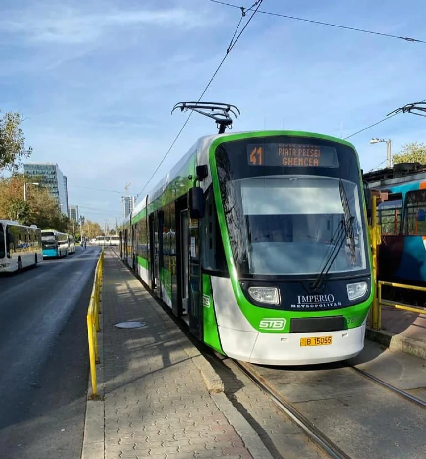 Avarie la rețeaua electrică în București. Tramvaie și troleibuze blocate pe mai multe linii