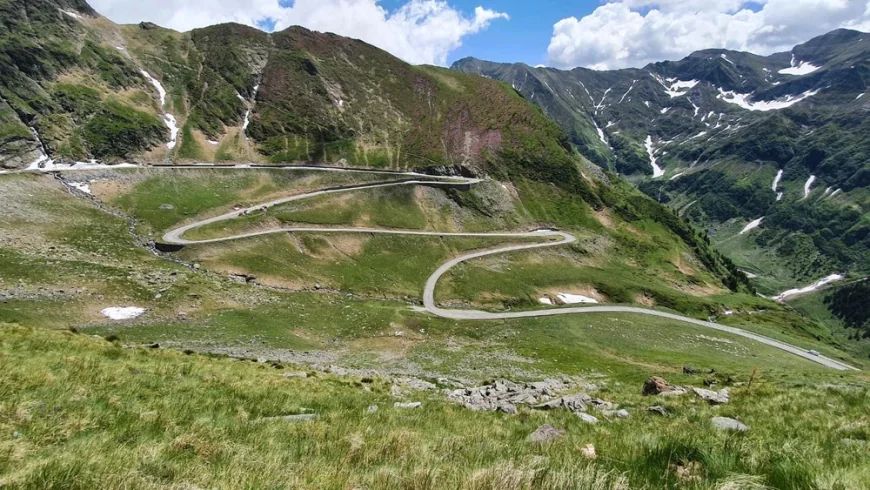 Transfăgărășanul se redeschide circulației rutiere, în zona alpină. Avertizări pentru șoferi
